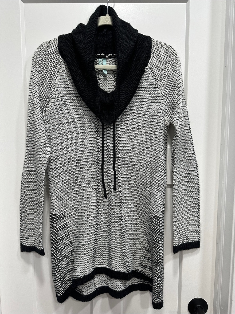 Black & White Shawl Collar Knit Sweater - Size Medium